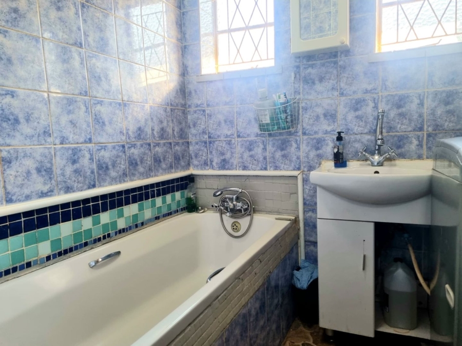 3 Bedroom Property for Sale in Heuwelsig Northern Cape